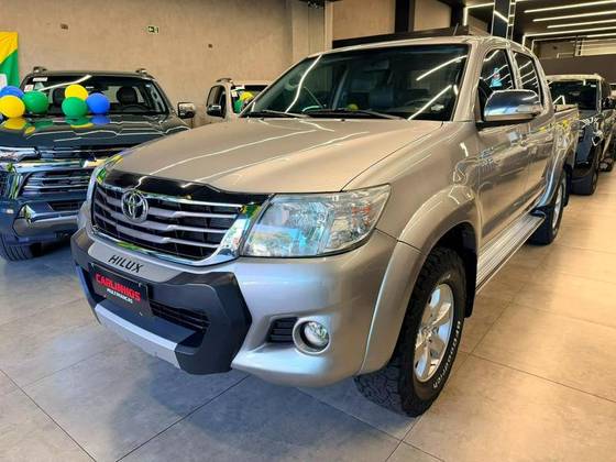 TOYOTA HILUX 2.7 SR 4X2 CD 16V FLEX 4P AUTOMÁTICO TOYOTA HILUX 2.7 SR 4X2 CD 16V FLEX 4P AUTOMÁTICO